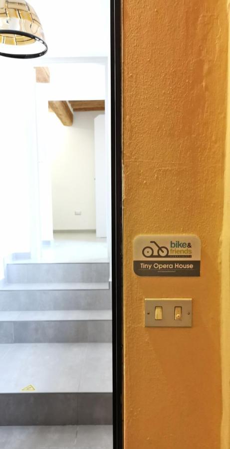 Tiny Opera House Apartment *